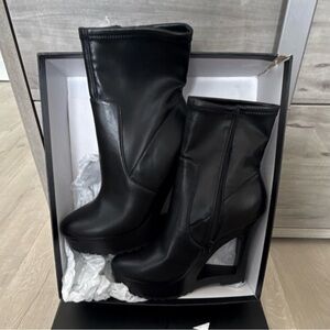 Sleek Black Heeled Boots for Women